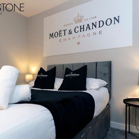 Champagne House - 4 Bed Property Plus 2 Sofa Beds By Bpne Darlington  Exteriör bild