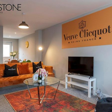 Champagne House - 4 Bed Property Plus 2 Sofa Beds By Bpne Darlington  Exteriör bild