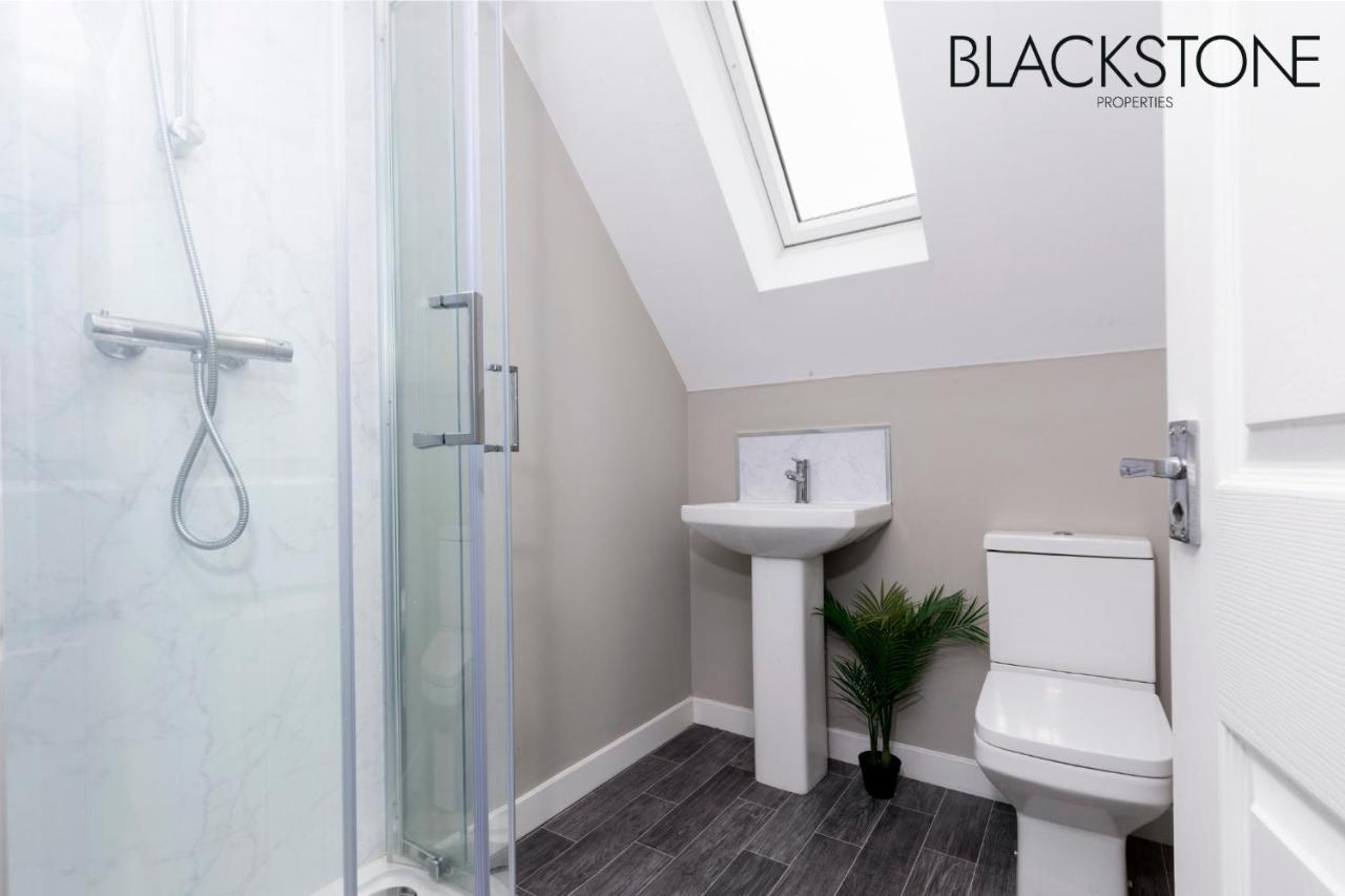 Champagne House - 4 Bed Property Plus 2 Sofa Beds By Bpne Darlington  Exteriör bild