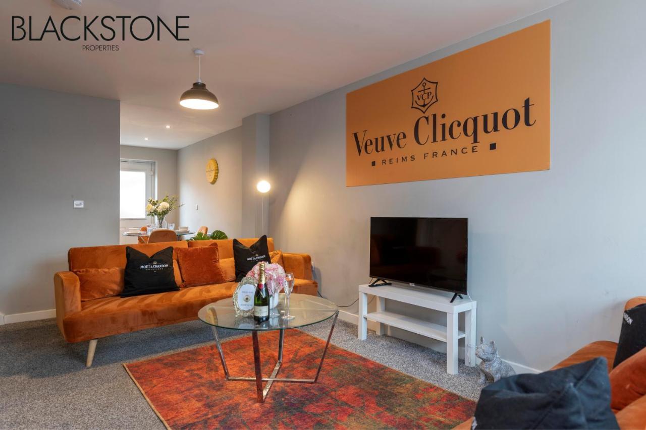 Champagne House - 4 Bed Property Plus 2 Sofa Beds By Bpne Darlington  Exteriör bild